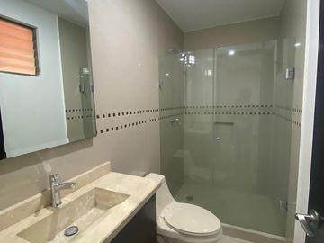 VENTA EXCLUSIVA Y MODERNA CASA EN CONDOMINIO DE EN OLIVAR DE LOS PADRES