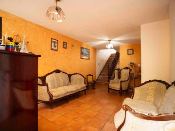 VENTA DE CASA EN LA COLONIA JARDINES DE TORREMOLINOS.