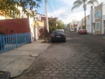VENTA DE CASA EN LA COLONIA JARDINES DE TORREMOLINOS.