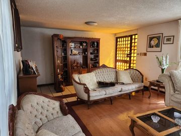 VENTA DE CASA EN LA COL. LAS AMÉRICAS.