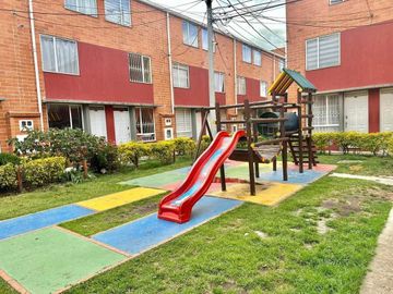 CASA CON PARQUEADERO EN SUBA FONTANAR DEL RIO EN VENTA