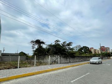 VENDO TERRENO 240 M2, CASTELNUOVO, TONSUPA, ESMERALDAS