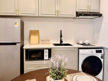 Newly Renovated English Cottage style 1 bedroom condo for sale in Supanich Condo