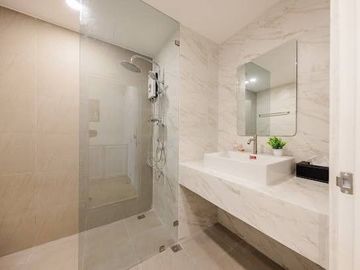 Newly Renovated English Cottage style 1 bedroom condo for sale in Supanich Condo