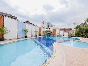 Newly Renovated English Cottage style 1 bedroom condo for sale in Supanich Condo