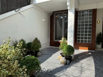 For sale 3-storey townhouse (renovated) in Chiang Mai Land, very good location, near famous schools in Chiang Mai.