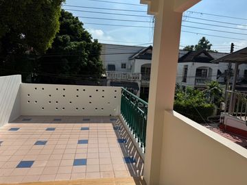 For sale 3-storey townhouse (renovated) in Chiang Mai Land, very good location, near famous schools in Chiang Mai.
