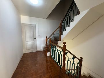 For sale 3-storey townhouse (renovated) in Chiang Mai Land, very good location, near famous schools in Chiang Mai.