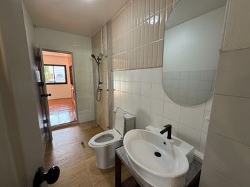 For sale 3-storey townhouse (renovated) in Chiang Mai Land, very good location, near famous schools in Chiang Mai.