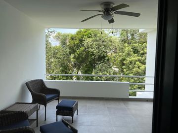 Exclusivo Departamento de 2 Recámaras en Nick Price: Confort y Estilo en Playa del Carmen