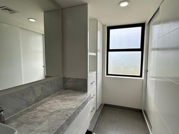 Exclusivo Departamento de 2 Recámaras en Nick Price: Confort y Estilo en Playa del Carmen