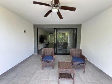 Exclusivo Departamento de 2 Recámaras en Nick Price: Confort y Estilo en Playa del Carmen