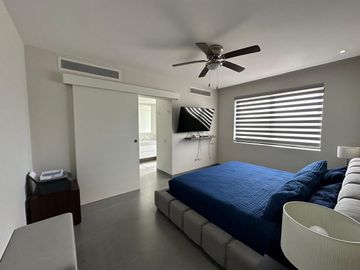 Exclusivo Departamento de 2 Recámaras en Nick Price: Confort y Estilo en Playa del Carmen