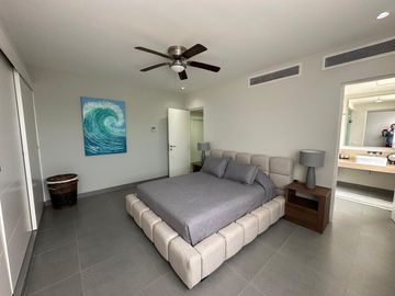 Exclusivo Departamento de 2 Recámaras en Nick Price: Confort y Estilo en Playa del Carmen