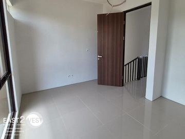 Dijual Cepat Rumah Cluster Aeris Citra Garden Serpong Cisauk Tangerang Unit Baru Cantik Bagus Siap Huni
