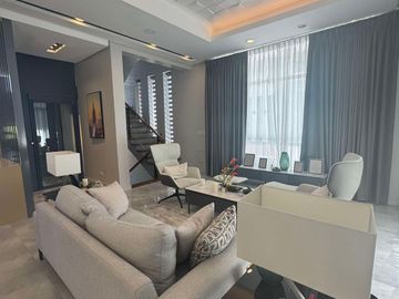 MODERN BRAND NEW SAN JUAN TOWNHOUSE WITH ELEVATOR AND GARDEN FOR SALE!
