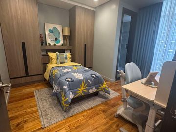 MODERN BRAND NEW SAN JUAN TOWNHOUSE WITH ELEVATOR AND GARDEN FOR SALE!