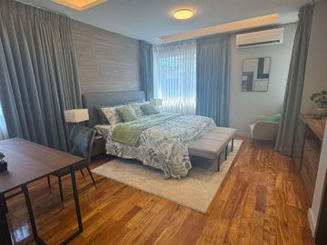 MODERN BRAND NEW SAN JUAN TOWNHOUSE WITH ELEVATOR AND GARDEN FOR SALE!