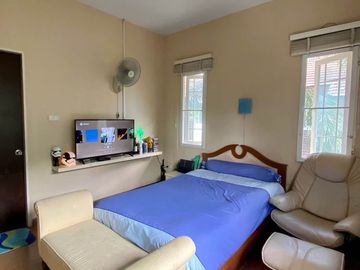 House for sale in luxury project located on Mahidol road. Fully furnished and electric appliances. Ready to move in