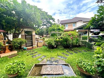 House for sale in luxury project located on Mahidol road. Fully furnished and electric appliances. Ready to move in