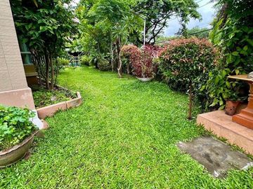 House for sale in luxury project located on Mahidol road. Fully furnished and electric appliances. Ready to move in