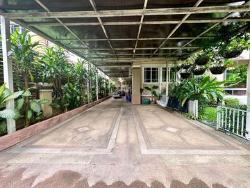 House for sale in luxury project located on Mahidol road. Fully furnished and electric appliances. Ready to move in