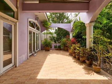 Spacious House for sale in Maerim. The backyard is by the lake and mountain view.
