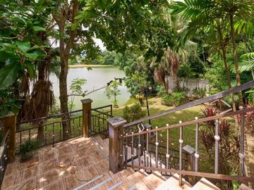 Spacious House for sale in Maerim. The backyard is by the lake and mountain view.