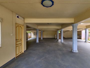 Spacious House for sale in Maerim. The backyard is by the lake and mountain view.