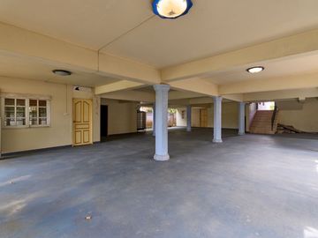 Spacious House for sale in Maerim. The backyard is by the lake and mountain view.
