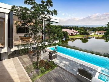 Spacious House for sale in Maerim. The backyard is by the lake and mountain view.