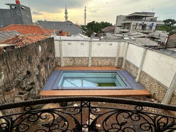 DIJUAL SANTAI TAPI PASTI RUMAH SIAP HUNI Jl. RIMBA CIPETE UTARA KEBAYORAN BARU JAKARTA SELATAN (DEKAT ESSENCE DARMAWANGSA APARTMENT)