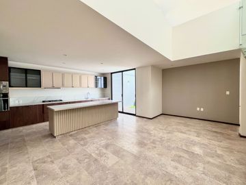 Casa en venta con recámara en planta baja