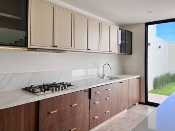 Casa en venta con recámara en planta baja