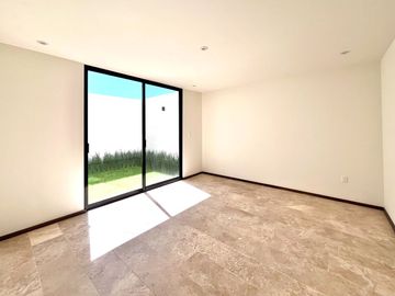 Casa en venta con recámara en planta baja