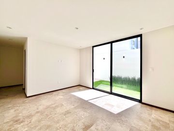 Casa en venta con recámara en planta baja
