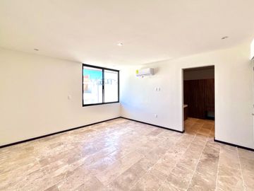 Casa en venta con recámara en planta baja