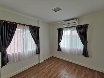 Single house for sale in Sivalee San Kamphaeng project, fully furnished and electric appliances