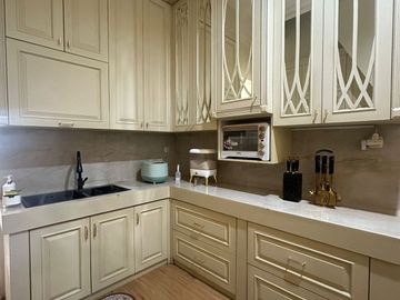 Rumah full furnish design classic di cempaka putih jakarta pusat