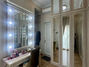 Rumah full furnish design classic di cempaka putih jakarta pusat