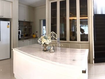 House For Sale or Rent Nantawan Bangna KM.7