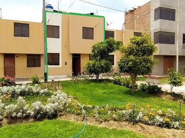 Se vende casa de 2 pisos, Frente a Parque en la Residencial La Alameda-Paiján (TSuarez)