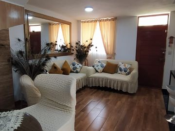 Se vende casa de 2 pisos, Frente a Parque en la Residencial La Alameda-Paiján (TSuarez)