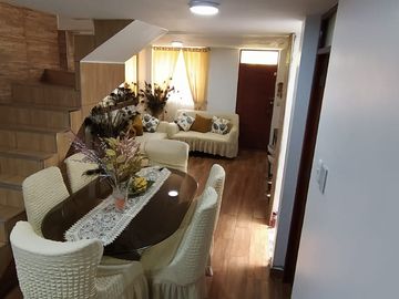 Se vende casa de 2 pisos, Frente a Parque en la Residencial La Alameda-Paiján (TSuarez)