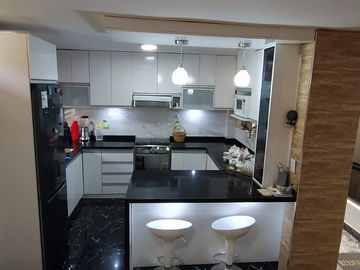 Se vende casa de 2 pisos, Frente a Parque en la Residencial La Alameda-Paiján (TSuarez)