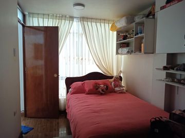 Se vende casa de 2 pisos, Frente a Parque en la Residencial La Alameda-Paiján (TSuarez)