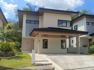 4 Bedrooms House For Sale in Sun Valley Estates Antipolo