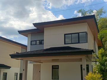 4 Bedrooms House For Sale in Sun Valley Estates Antipolo