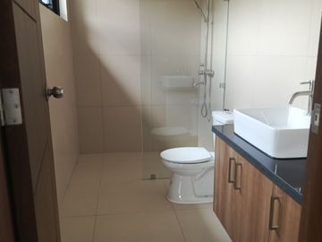 4 Bedrooms House For Sale in Sun Valley Estates Antipolo