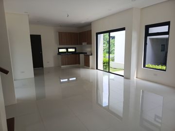 4 Bedrooms House For Sale in Sun Valley Estates Antipolo